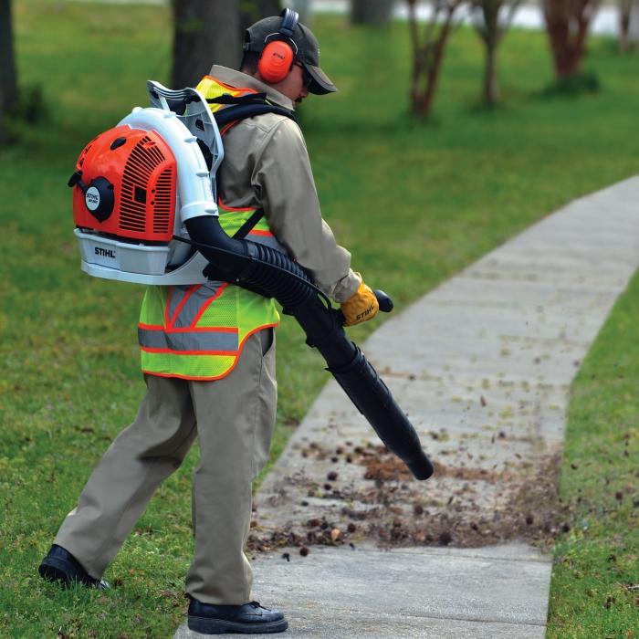Can a Leaf Blower Get Wet? 6 Things You Should Know – Garden Tool ...